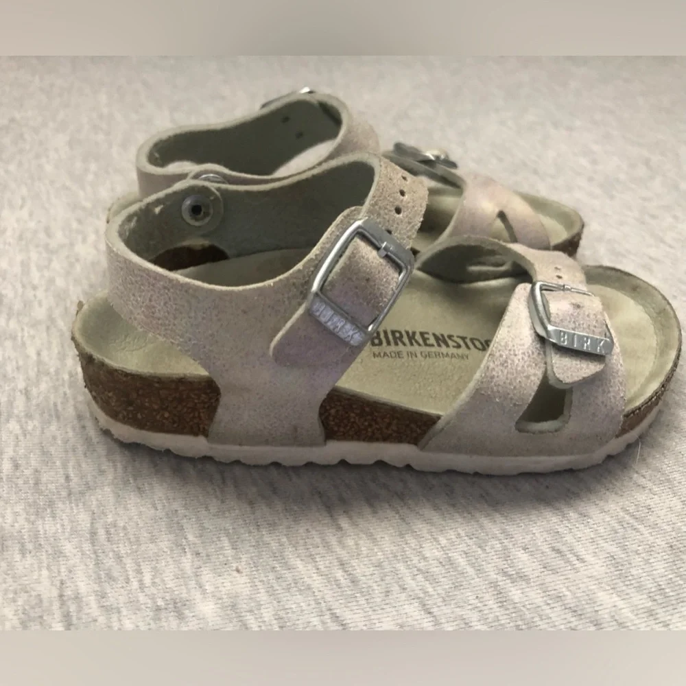 Birkenstock Rio Kids Silver Leather Strappy Buckle Sandals Size: EUR 25 = US 7